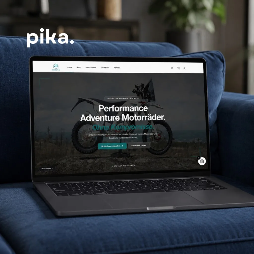 Sito e-commerce Blackmoto su laptop — shop moto AJP Moto, Benda e KOVE di Pika Marketing
